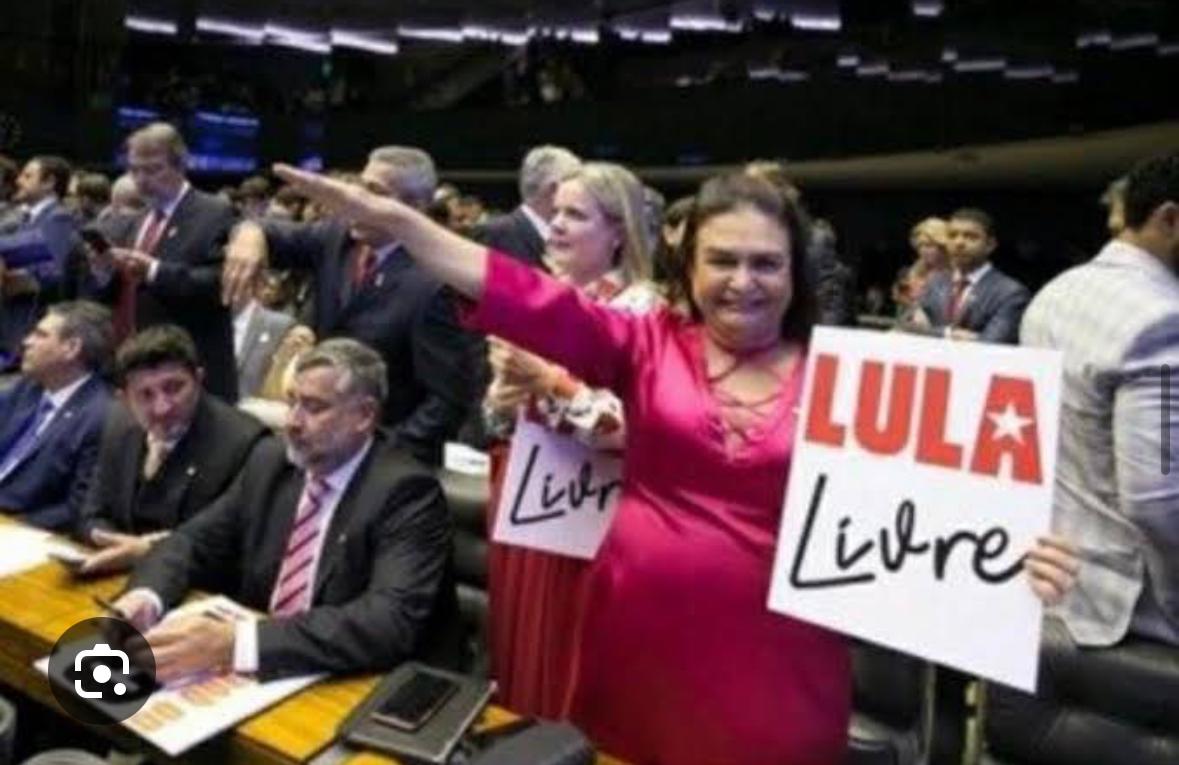 TumultoBR's tweet photo. Que saudação seria essa? https://t.co/OcrJBd2BH8