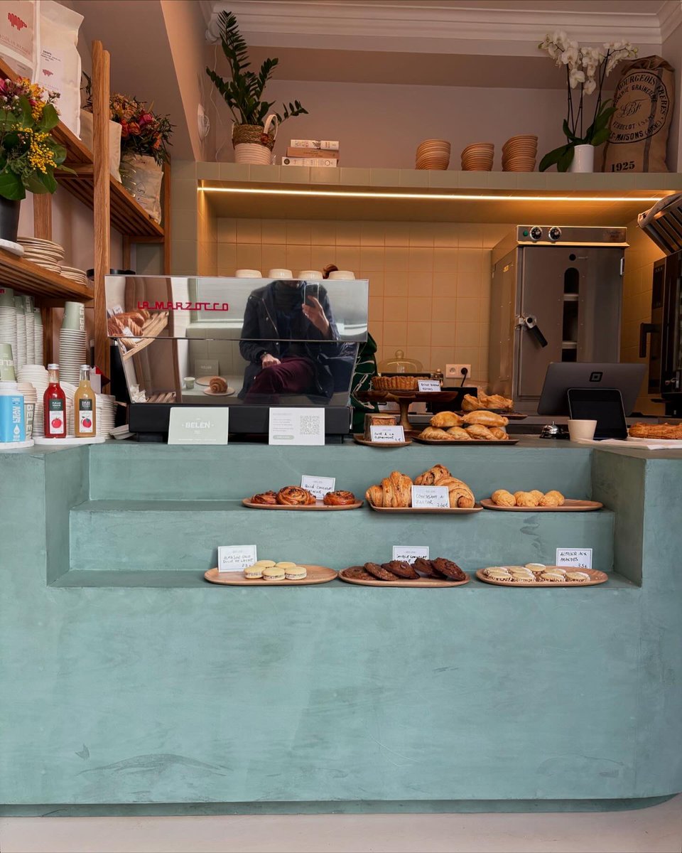 LesTasters's tweet image. Ça vient d’ouvrir ! 1 bakery café où tous le ingrédients sont de qualité.  Tout fait maison même la viennoiserie. Entre Argentine, Liban et France… croissant  #zaatar #galettedesrois au  #dulcedeleche entre autre… à Belen #coffee instagram.com/p/DFDhFEeIpkl/…