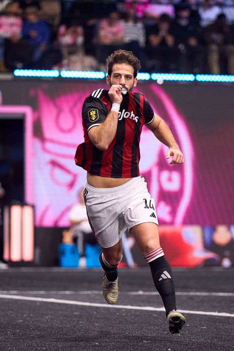 Una imagen vale mas que mil palabras. Amor y respeto para este escudo.

Ha sido un viaje increíble.

Gracias infinitas <a href="/AniquiladoresFC/">Aniquiladores FC 💪</a> 

❤️🖤🤍