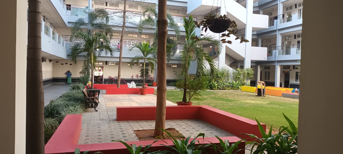 First edition of #KitchenChemistry in India at Silver Oaks, Hyderabad. Thanks to the school for hosting us and the UEA India team for putting it all together. 

<a href="/uniofeastanglia/">UEA</a> <a href="/engineeringuea/">UEA School of Engineering</a> <a href="/RoySocChem/">Royal Society of Chemistry</a>