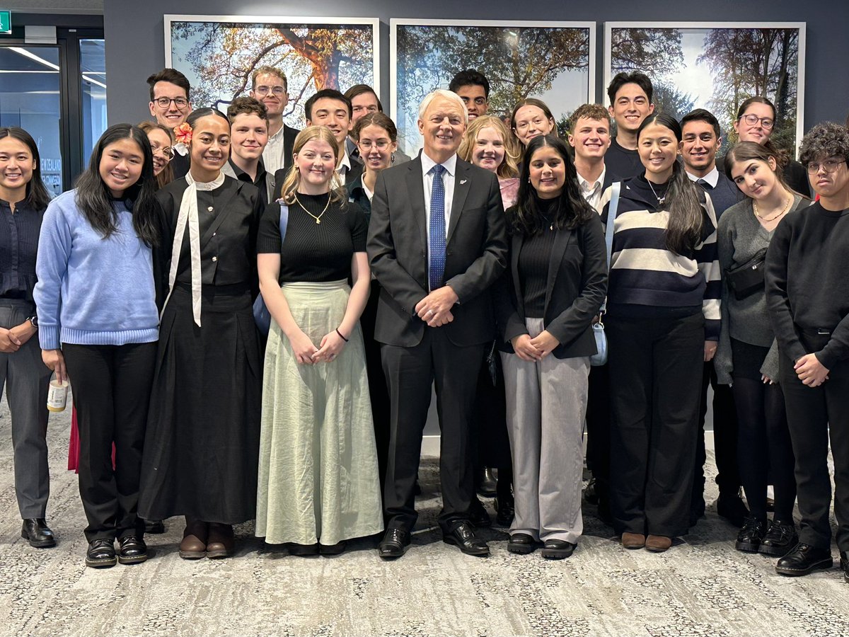 Really good to meet in London this morning with 24 young Kiwi students on a UN Youth NZ Global Development Tour who are committed and energetic about creating a better and more sustainable world.
