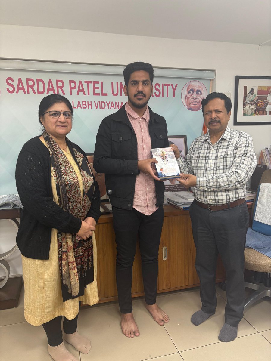 દિલ્હીમાં યોજાયેલ 'વિકસિત ભારત યંગ લીડર ડાયલોગ'માં ૩૦ લાખથી વધુ સહભાગીઓમાંથી પસંદ થયેલા ૩ હજાર યુવાનોમાંથી સરદાર પટેલ યુનિવર્સિટીના એમબીએ વિભાગના વિદ્યાર્થી પઠાન શાહનવાઝે રાષ્ટ્રીય યુવા મહોત્સવ ૨૦૨૫માં ગુજરાતનું પ્રતિનિધિત્વ કર્યું હતું જે એક ગૌરવની વાત છે.

#ViksitBharat  #SPU