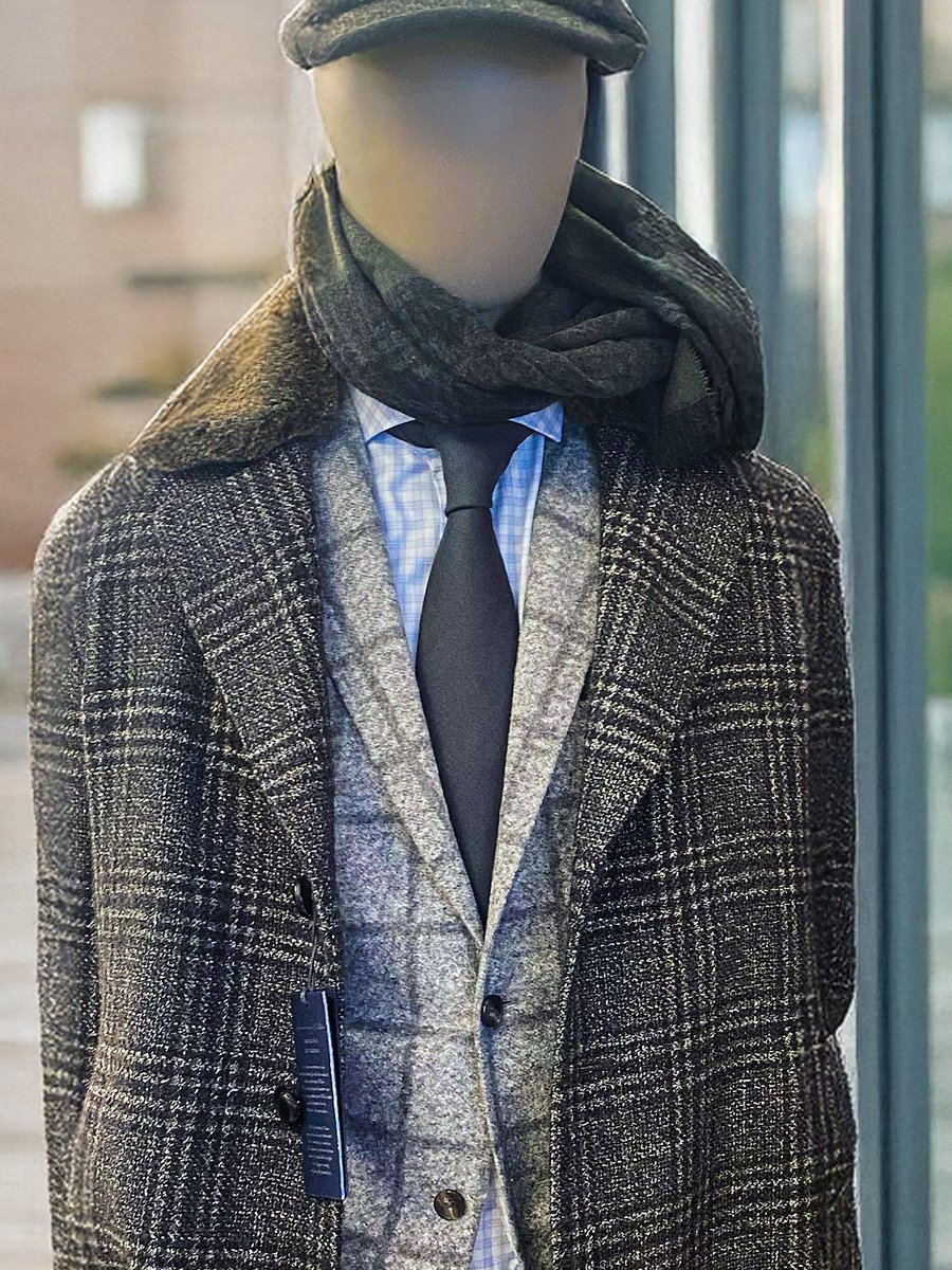 TomsPlaceTO's tweet photo. What's for sale in the Great White North? Made in Canada can handle a polar vortex! Jack Victor, made in Montreal, knows! Try our select collection at 50% off + all under $350. Stay stylish and cozy with Tom's Place. #MadeInCanada #WinterCoats #MensFashion #BoxingWeekSale https://t.co/Y5TyAmBtxq