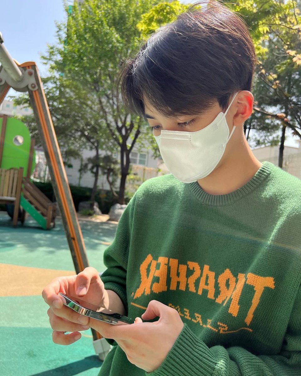 꾸깃 tweet media