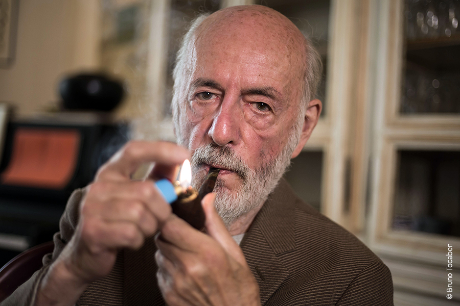 Préparez à nouveaux vos mouchoirs, le cinéaste 🌹Bertrand Blier🌹 vient de nous quitter ce mardi 21 janvier 2025 à l’âge de 85 ans 😥 Hommage et interview inédite 👉tinyurl.com/3e97fjzw