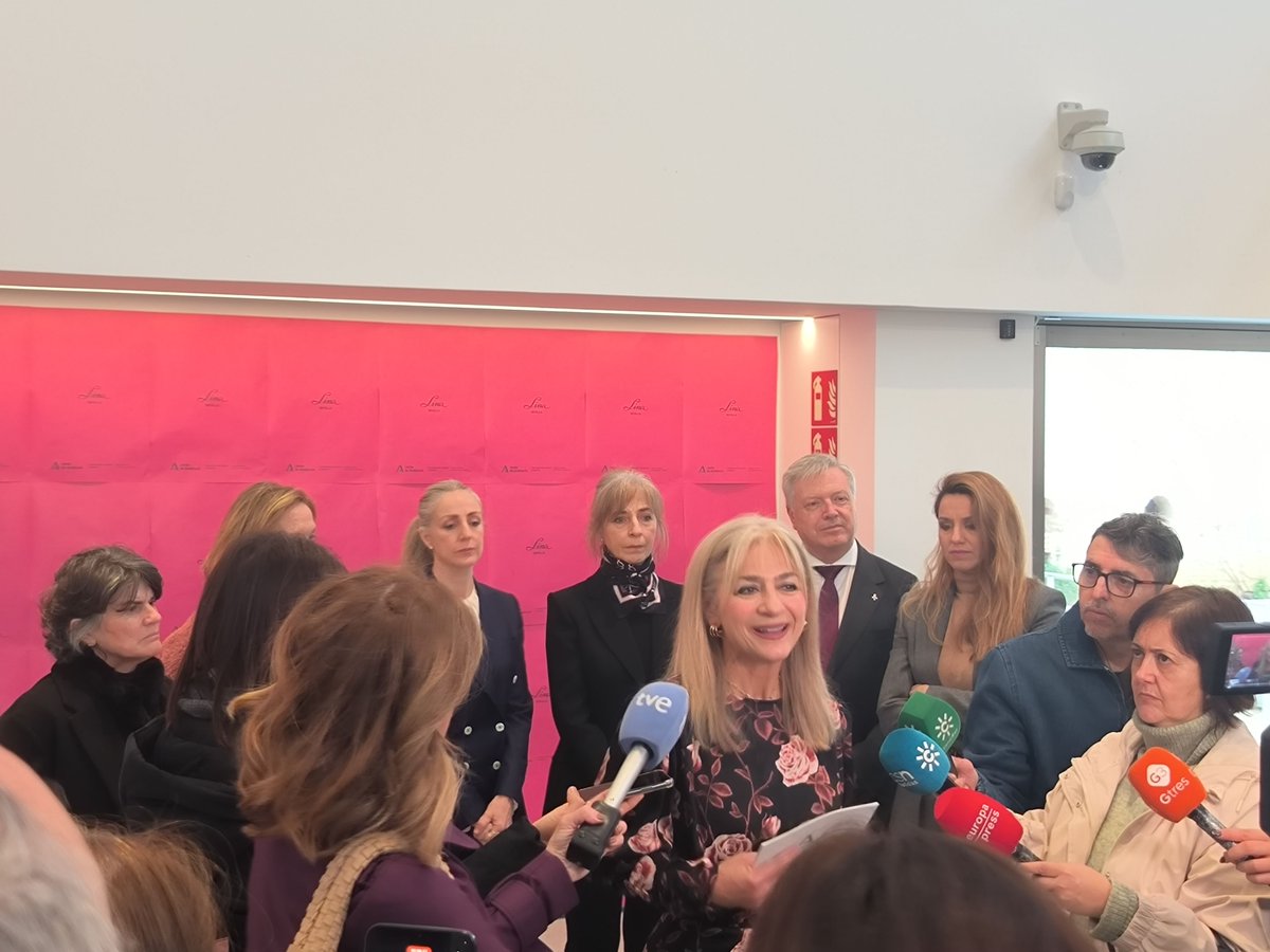 Hoy hemos tenido el honor de asistir a la presentación de la nueva colección "Inmaterial" de <a href="/LinaSevilla1960/">Lina 1960</a>, inaugurada por la Consejera de <a href="/CulturaAND/">Cultura Junta de Andalucía</a> y <a href="/DeporteAND/">Andalucía es Deporte</a> de <a href="/AndaluciaJunta/">Junta de Andalucía</a>, <a href="/Patricia_Pozo_/">Patricia del Pozo</a>