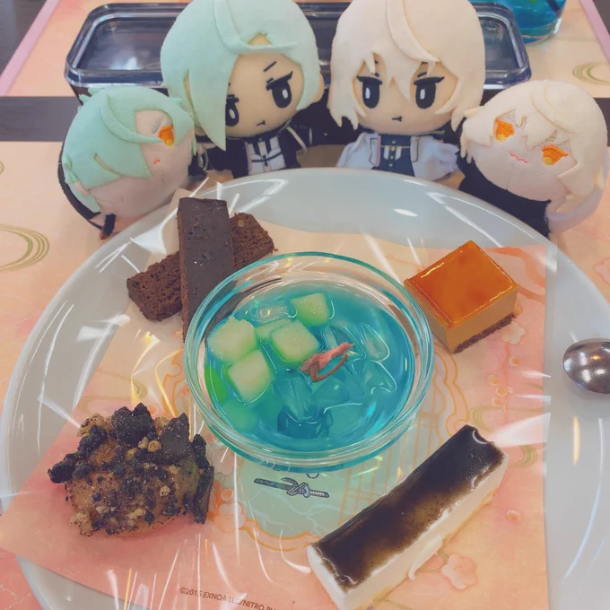 今日はレミゼとアニカフェ行ってきました!レミゼ良い回でした。帝劇での上映数も残り少ないからか普段拍手起きないとこでも拍手が起きたりしててキャストさんみんな気迫が凄かったです 