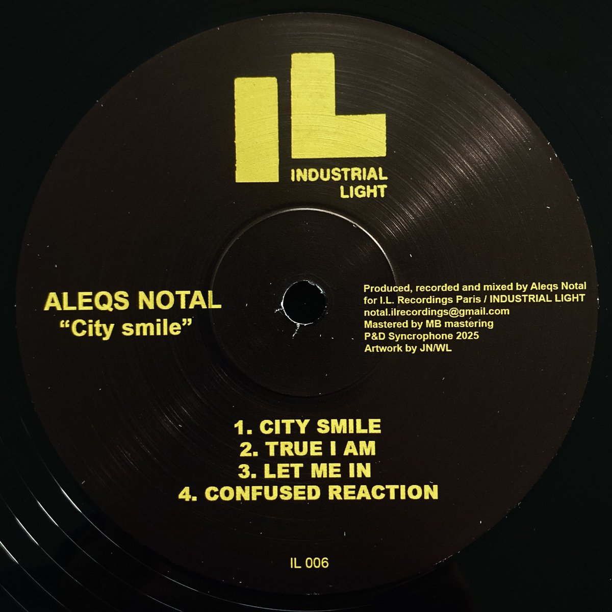AleqsNotal's tweet image. It’s out in Paris @Syncrophone !!!