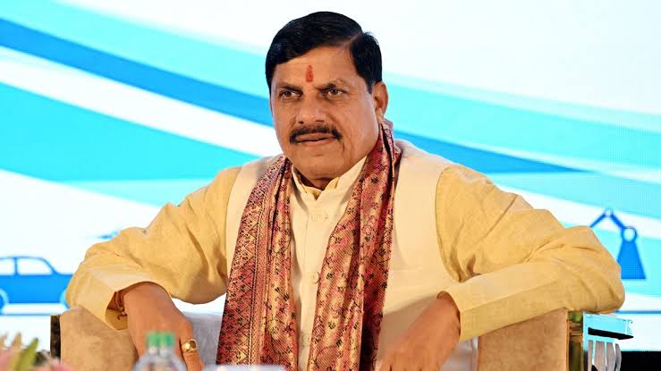 सौ फ़ीसदी वेतन माँगने वालों को अपना ध्यान 100 फ़ीसदी इस पर लगा देना चाहिए कि मध्य प्रदेश के अगले चुनाव में सत्ता में बैठे लोग एक-एक सीट के लिए तरसें! 

अगर आप अगली बार 100 फ़ीसदी के लिए नहीं तरसना चाहते हैं तो! 

#मध्यप्रदेश_सौ_फ़ीसदी_वेतन_दो