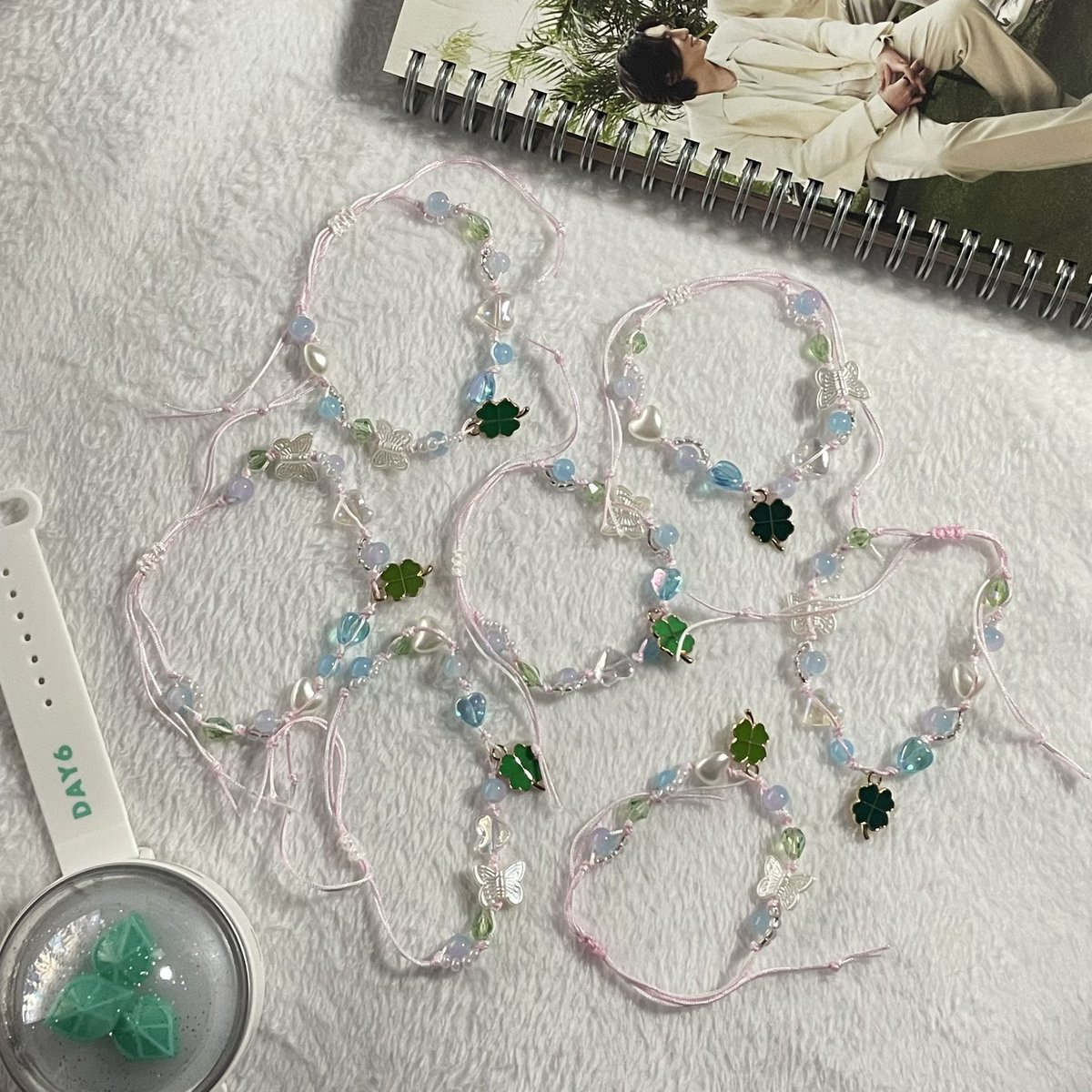 sseulberry_'s tweet photo. 🍀 day6 forever young in manila 🍀

—— fan support by @sseulberry_ ☁️
—— made by @aimaltashop ☆

hello mydays! i’ll be giving some freebies at day6 concert in manila^^ see you !🕺

• 1:1
• like &amp; rt po pls 
• open for trades 

#DAY6_3RD_WORLDTOUR_MNL #DAY6inManila #DAY6 https://t.co/HZAZA0NJRG