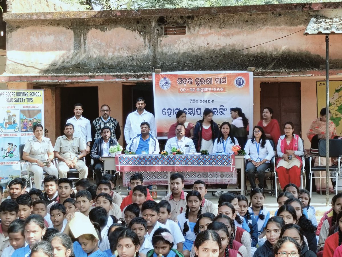Today Road Safety awareness program was conducted at Baham Adivasi Nodal High School to educate children about traffic rules,safe practices and responsible behavior on the road. #Safe Roads, Bright Futures,educating for a Responsible Tomorrow <a href="/STAOdisha/">State Transport Authority, Odisha</a>
<a href="/DmSambalpur/">DM Sambalpur</a>