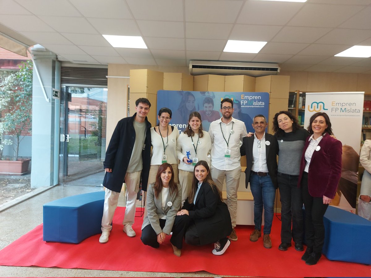 And the Misla goes to... Buska, Enhorabuena al equipo de 2° de Desarrollo de Aplicaciones Web!!!