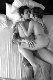 Stout_Besigheid's tweet photo. Happy #CuddleDay https://t.co/BhCPib09iq
