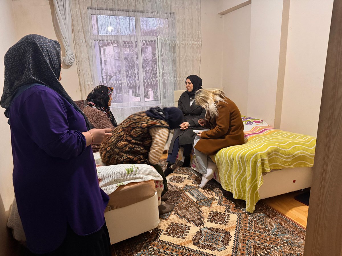 AK Kadın İzmit (@akkadinizmit41) on Twitter photo 📍Yeni Üye
Bugün partimize ziyarette bulunan misafirlerimizle bir araya geldik. Ayrıca gerçekleştirdiğimiz ziyaretlerde vatandaşlarımızı partimize üye yaparak ailemizi büyütmeye devam ettik.
<a href="/aysekesir/">Ayşe Keşir 🇹🇷🇹🇷🇹🇷</a>
<a href="/yyaseminozdemir/">Yasemin Özdemir 🇹🇷🇹🇷🇹🇷</a> 📍Yeni Üye
Bugün partimize ziyarette bulunan misafirlerimizle bir araya geldik. Ayrıca gerçekleştirdiğimiz ziyaretlerde vatandaşlarımızı partimize üye yaparak ailemizi büyütmeye devam ettik.
<a href="/aysekesir/">Ayşe Keşir 🇹🇷🇹🇷🇹🇷</a>
<a href="/yyaseminozdemir/">Yasemin Özdemir 🇹🇷🇹🇷🇹🇷</a>