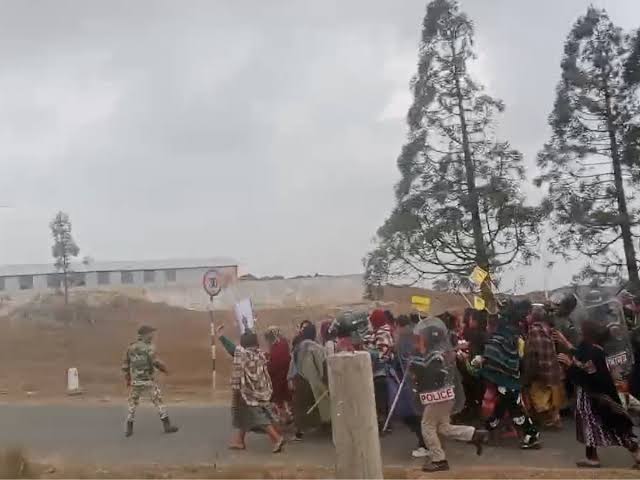 HinduVoice_in's tweet photo. News coming in from #Meghalaya.
Locals attacked and vandalised Ramkrishna Mission School in the #Mawkynrew village of East Khasi Hills.
A curfew has been imposed in the village. https://t.co/SRryzFfKbU