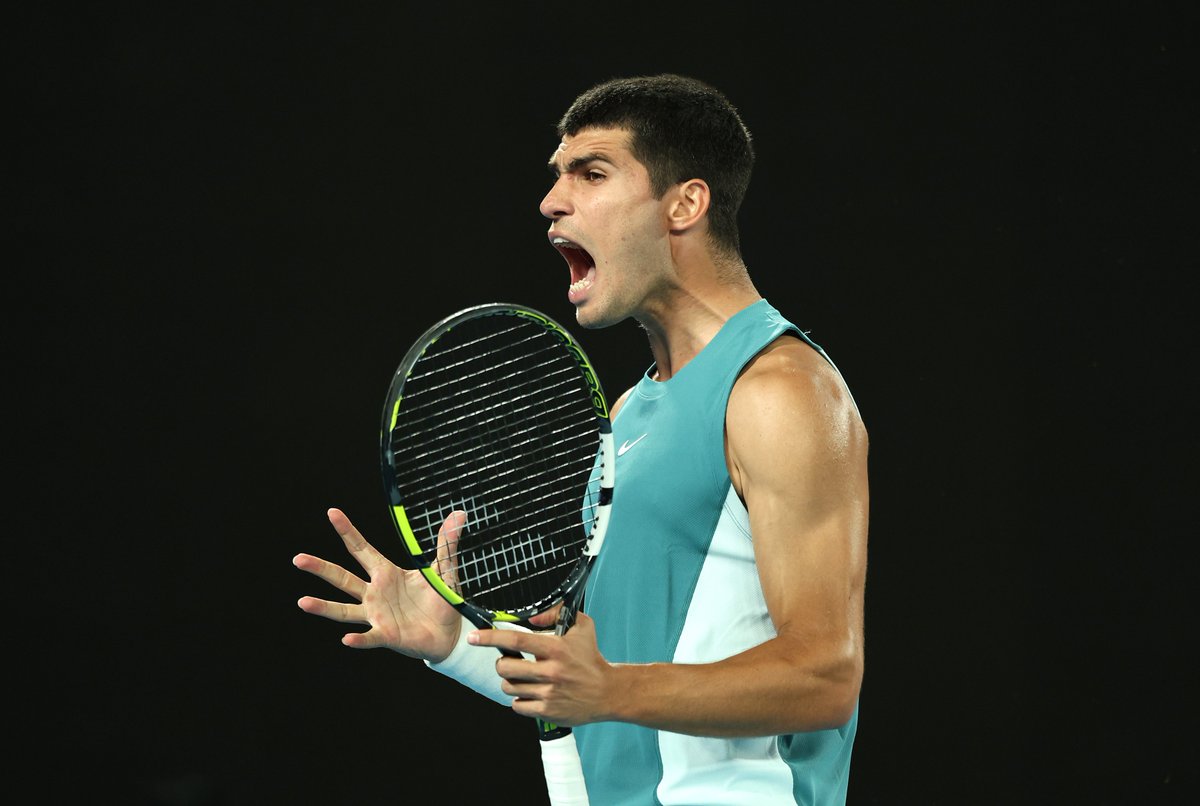 gonzaloferreyr's tweet photo. Van a hablar de que pidió médico. Van a hablar de muchas otras cosas... Pero nadie va a hablar de lo más importante: Djokovic le dio una clase de tenis a Alcaraz. Estratégicamente está en otra galaxia. https://t.co/JwoQVpS9nu