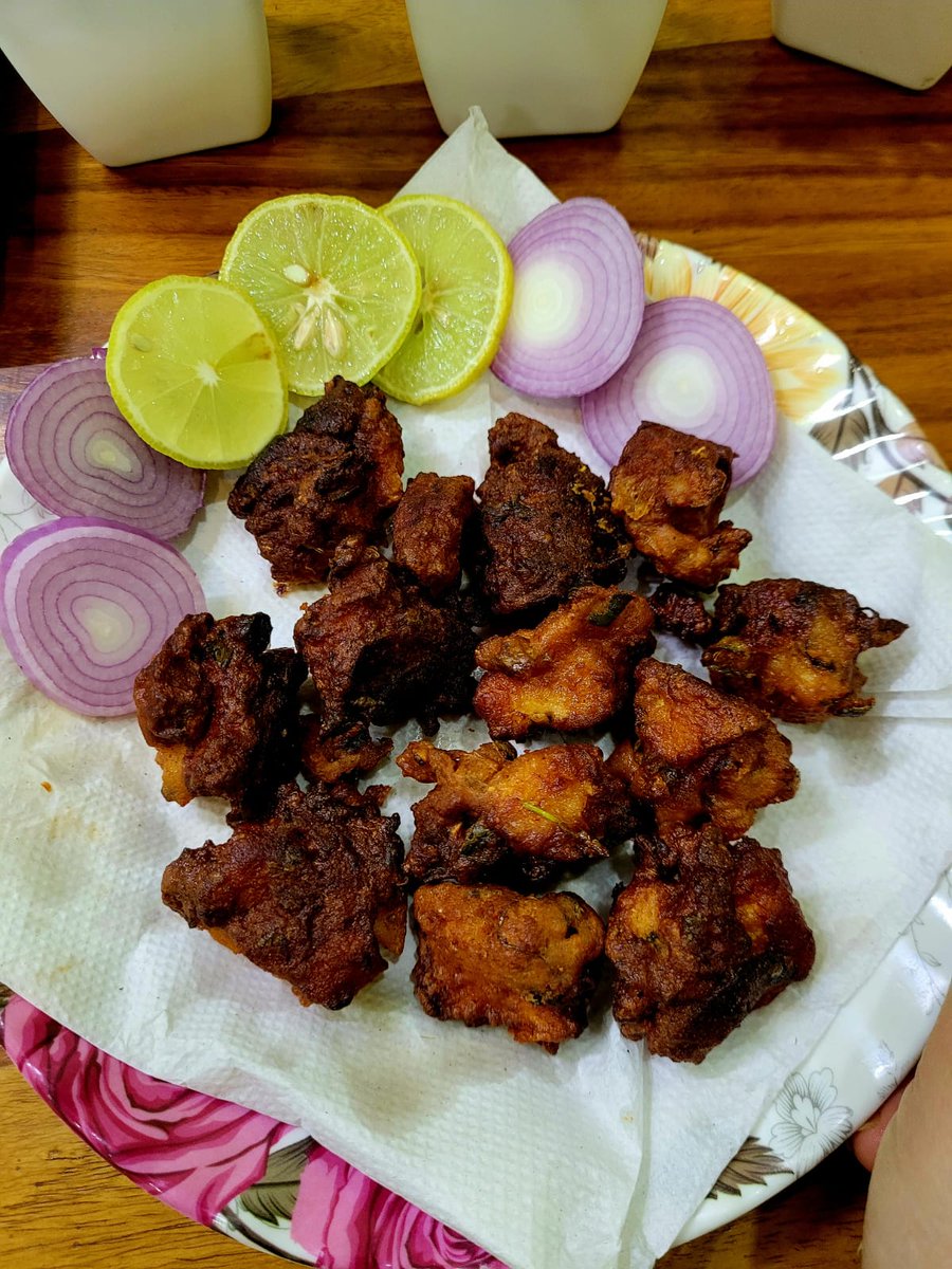 SatapathySilpa1's tweet photo. #chickenpakoda 
#nonveg
#foodie https://t.co/BgFssz0L7c
