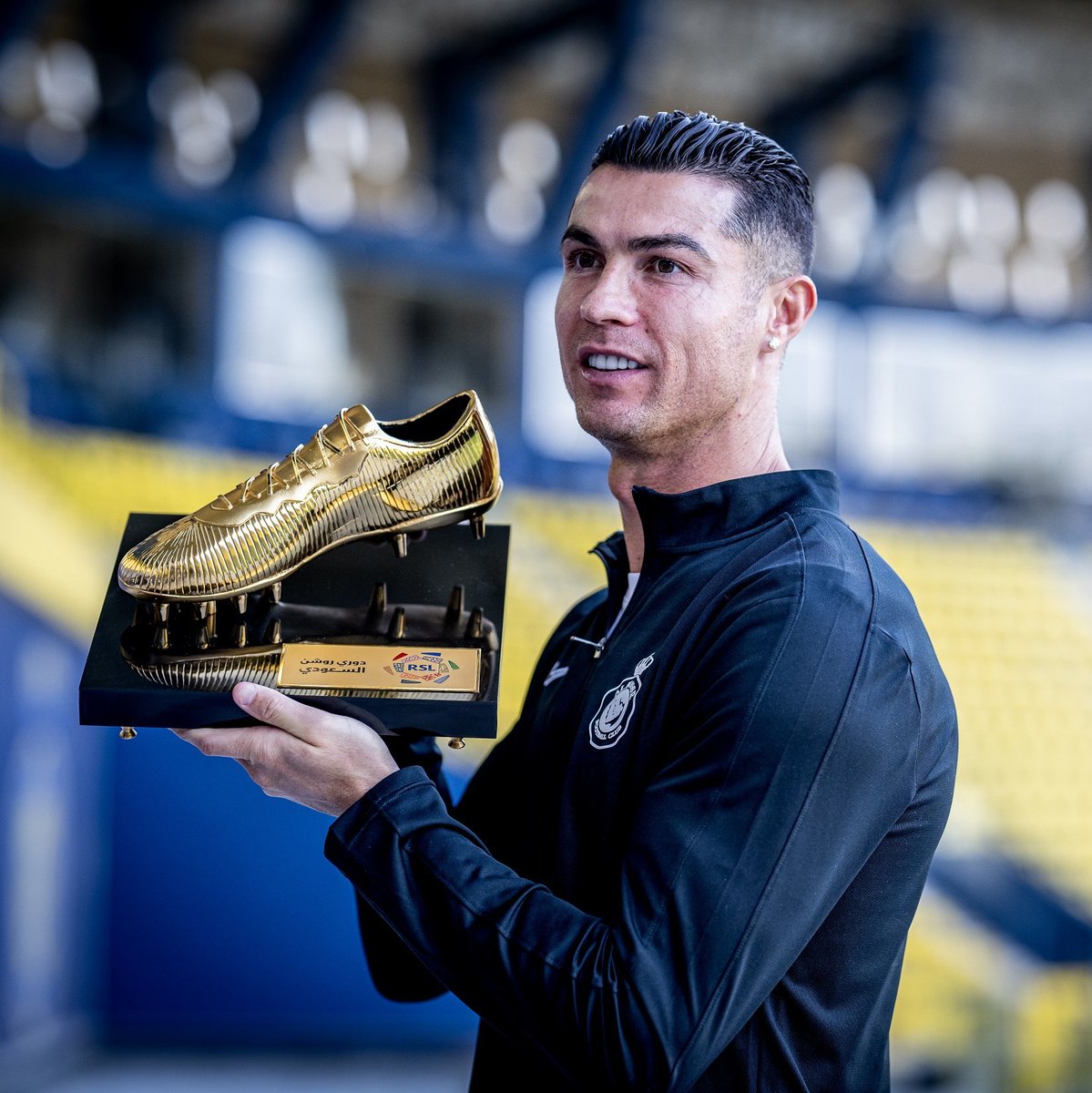🚨🚨🟡| 𝐉𝐔𝐒𝐓 𝐈𝐍:

Cristiano Ronaldo to be honored by 𝐋𝐞𝐠𝐞𝐧𝐝𝐬 𝐖𝐞𝐞𝐤 for setting the 𝐫𝐞𝐜𝐨𝐫𝐝 𝐟𝐨𝐫 𝐦𝐨𝐬𝐭 𝐠𝐨𝐚𝐥𝐬 in a 𝐬𝐢𝐧𝐠𝐥𝐞 𝐒𝐏𝐋 𝐜𝐚𝐦𝐩𝐚𝐢𝐠𝐧 [35].🐐

<a href="/SPL_EN/">Roshn Saudi League</a>