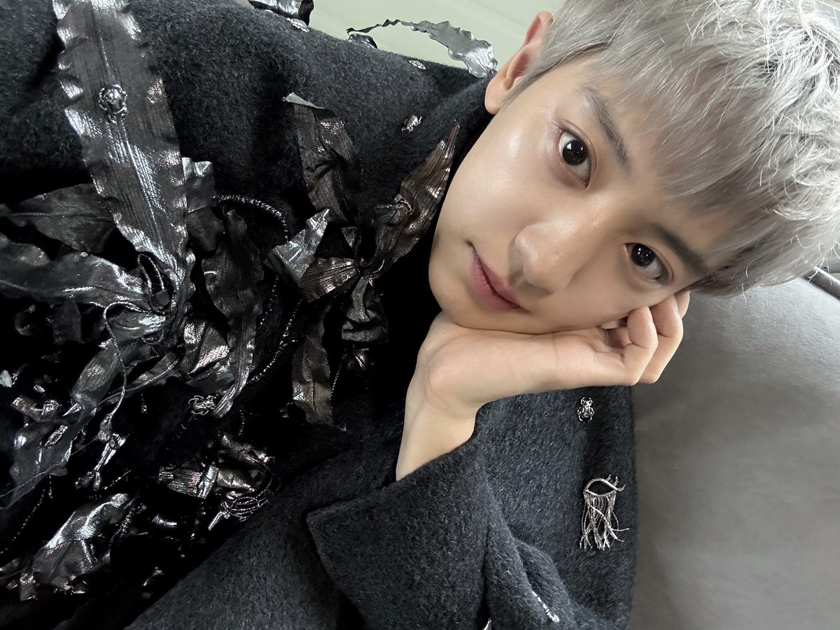 1127message's tweet photo. 250121 CHANYEOL 🍒💭

"This one is me"

#찬열버블 https://t.co/nknNyt5UP7