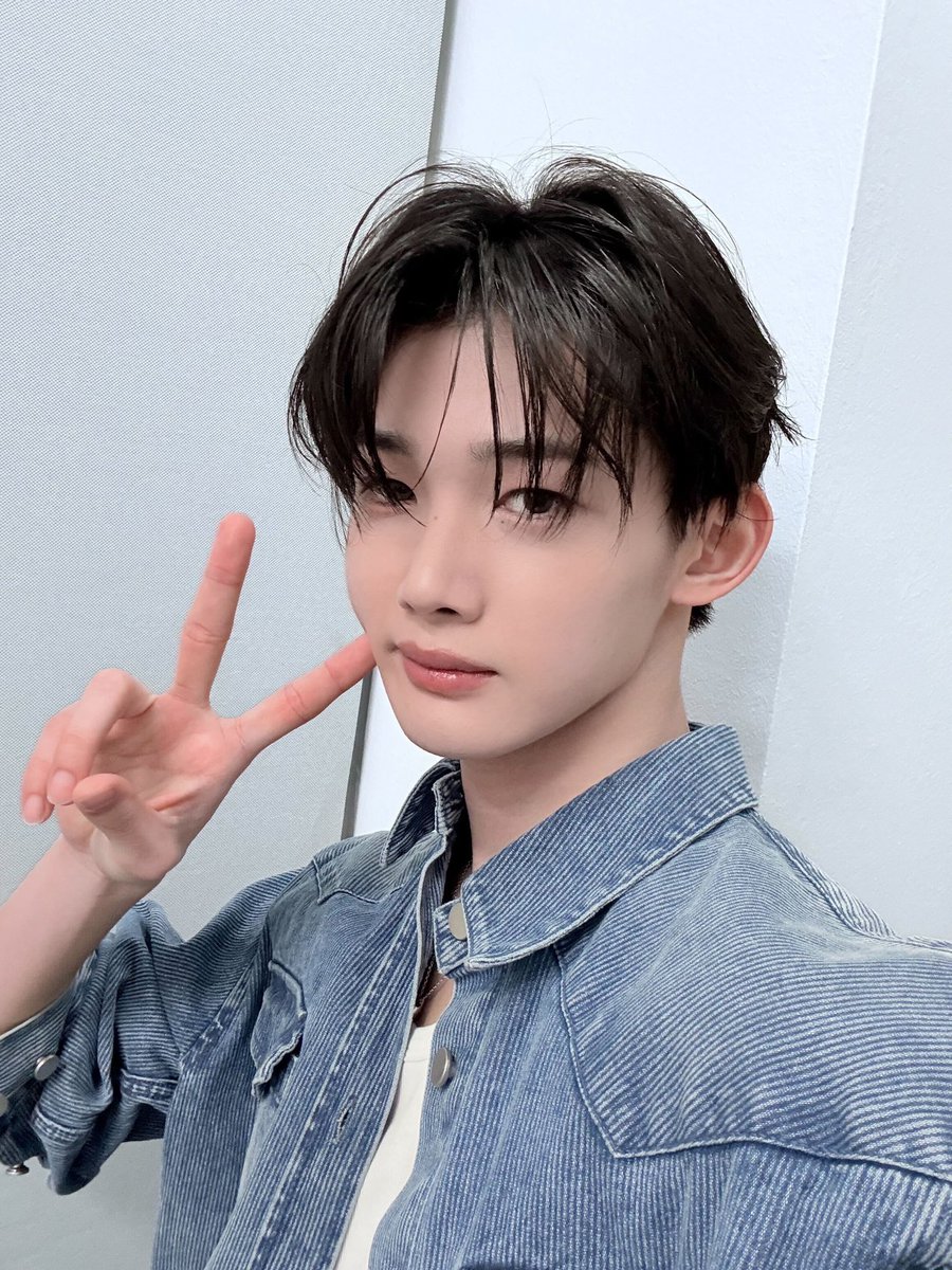 dearmyjo_'s tweet photo. 청자켓 죠님 느낌 개조음... https://t.co/hxx3nBxTFi