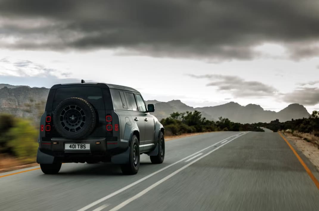 GVLLuxury's tweet photo. Tough from every angle - The #LandRover Defender OCTA is the most POWERFUL Defender ever made. 🔥🔥🔥 Order yours from Land Rover Greenville today! 📱 (864) 754-0934 https://t.co/8bEGxJ3s2Q