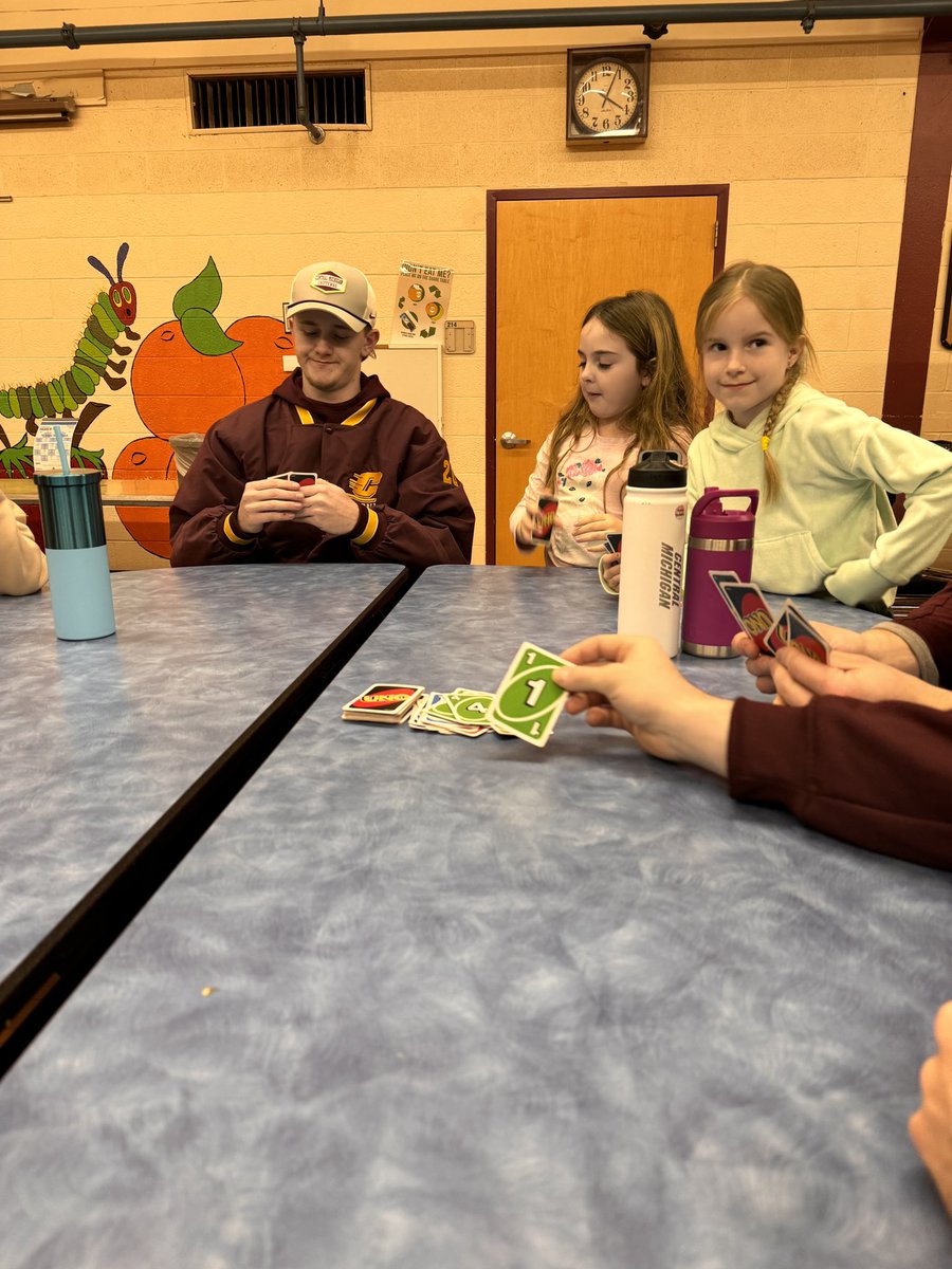 Spent the afternoon of MLK Day in the community at the Vowels and Ganiard Elementary after school programs! #FireUpChips 🔥 ⬆️ 

<a href="/CMUAthletics/">CMU Athletics</a>