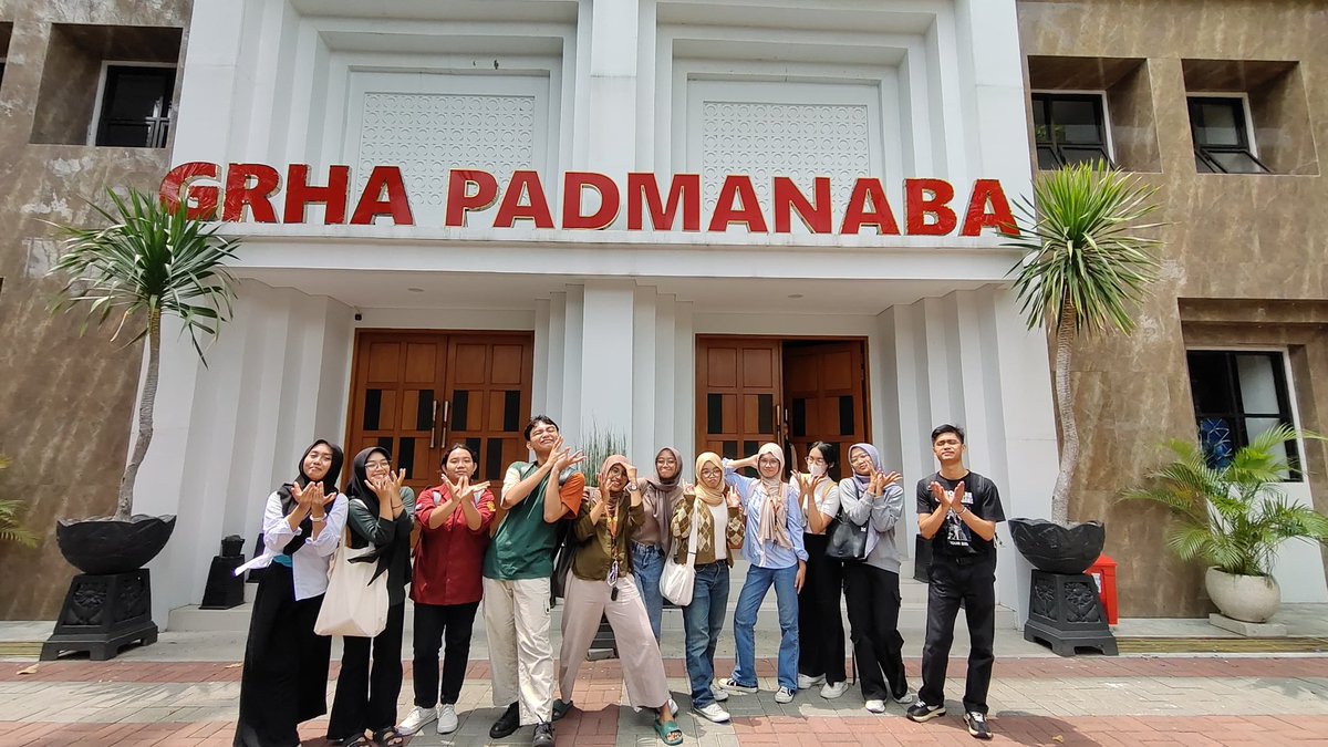 watdehelllllll's tweet image. BONUS DI FOTO DI PADMA (WAJIP NYOBAIN MIE AYAM NYA SLURPPP)
#psdk suka berkeliling