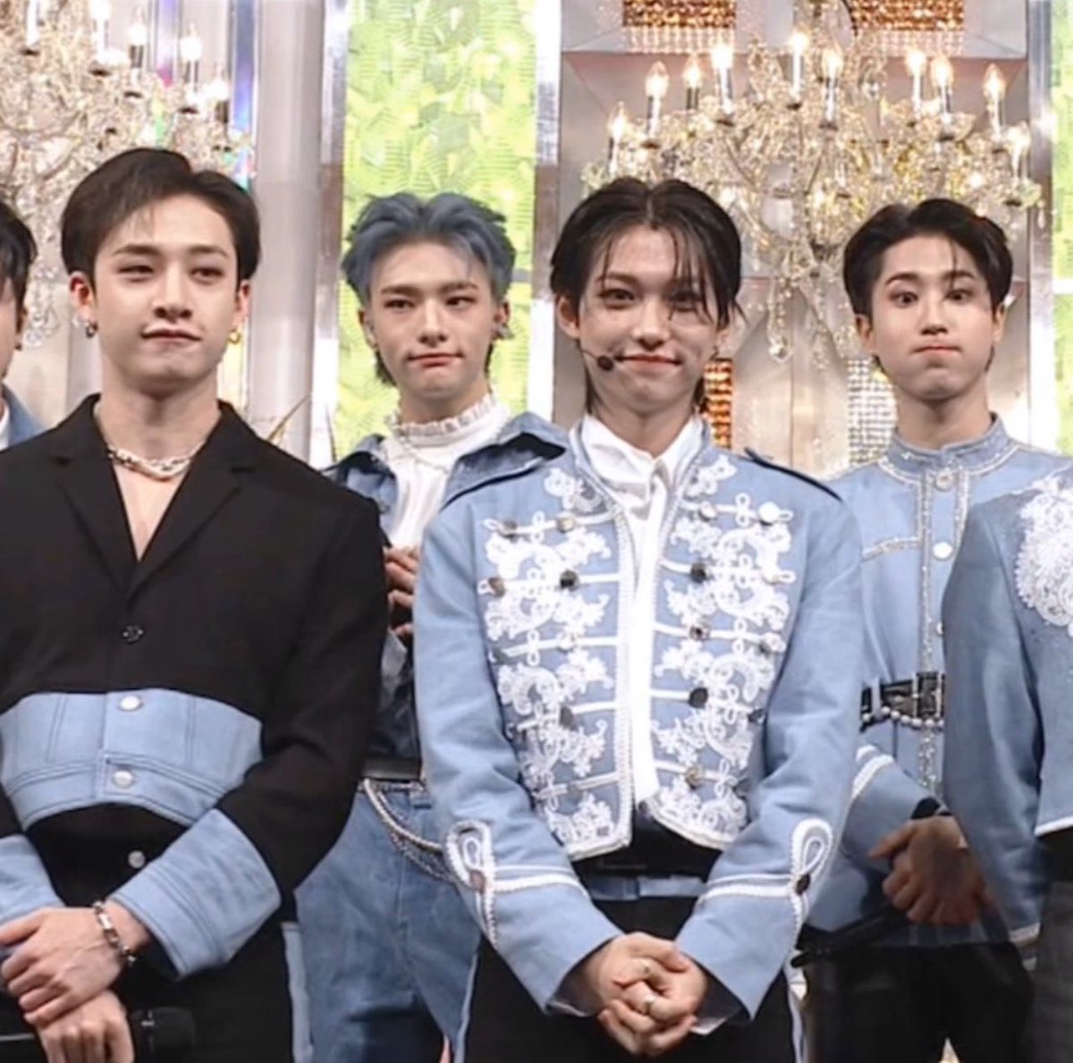 fefiselca's tweet image. anyways enough negativity on the tl here’s one of my fav pictures ever