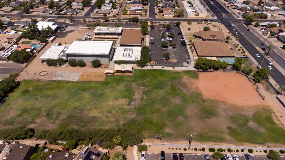 CDMedia15's tweet photo. Some old drone photos of the Scottsdale Bible Church Cactus Campus. #dronehour #dronephotos #dronephotography #SmallBusiness #Phoenix https://t.co/0hh8BZc3id