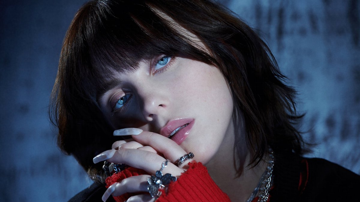 billie eilish in 4k 🦋🧣