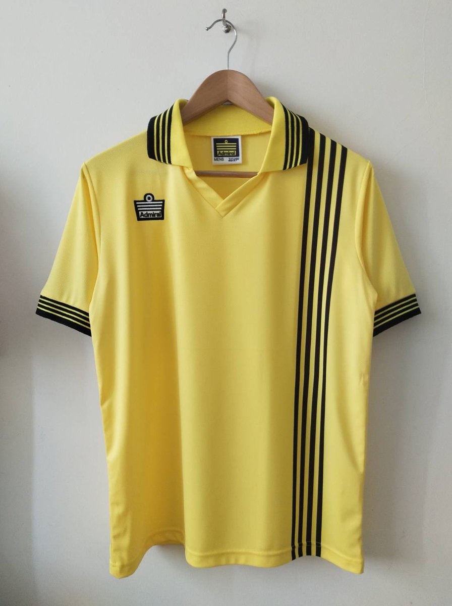 AberdeenRetro's tweet photo. Aberdeen 1976/77 Away. 
Admiral - Short sleeve. 

S(40-41), 
M(42-43), 
L(44-45), 
XL(46-47), 
2XL(48-49). 
Large sizing so quite roomy. 

DM to enquire or aberdeenretro@gmail.com https://t.co/19POfjM0rp