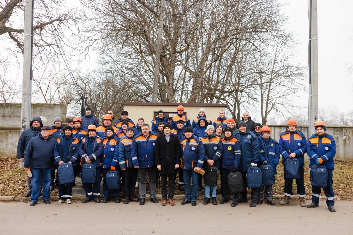 UNDP Moldova (@undpmoldova) on Twitter photo ⚡️Engineers of RED-Nord distribution operator are trained to install smart electricity meters, with support of UNDP & <a href="/aics_it/">AICS Cooperazione_it</a> & <a href="/ItalyinMDA/">Italy in Moldova</a>. Starting February, we’re installing 14K smart meters to modernize Moldova’s energy infrastructure & save energy 📉. ⚡️Engineers of RED-Nord distribution operator are trained to install smart electricity meters, with support of UNDP & <a href="/aics_it/">AICS Cooperazione_it</a> & <a href="/ItalyinMDA/">Italy in Moldova</a>. Starting February, we’re installing 14K smart meters to modernize Moldova’s energy infrastructure & save energy 📉.