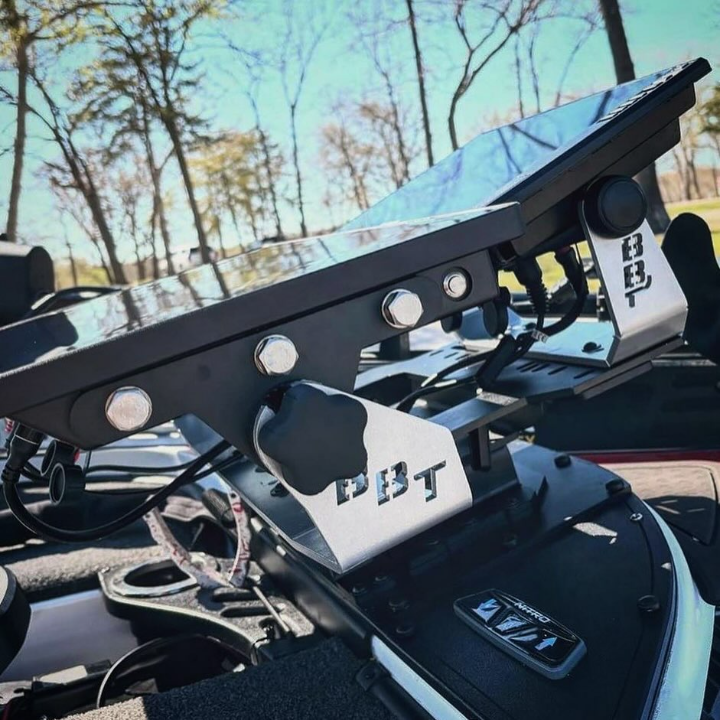 BassAnglerMag's tweet image. It’s rigging season! Show off your setup for the year and don’t forget to tag BBT. A clean install always gets the spotlight! 🚤 Image credit: Bass Boat Technology #RiggingSeason #BBTGear #FishingSetup