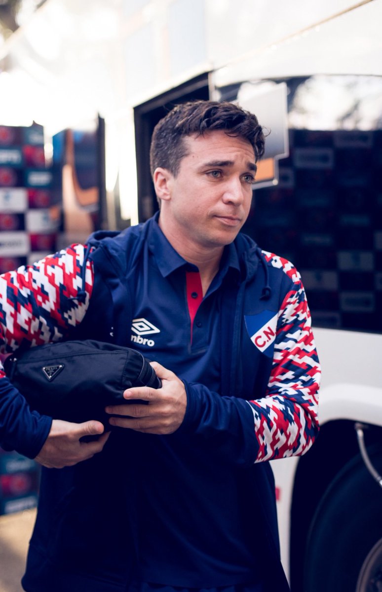 TricolorChala's tweet photo. Tranquilo el hombre sin vender humo, un día dijo que quería volver y volvió

Asistencia a Bentancourt en el clásico 
Asistencia a Petit en el clásico del intermedio 
Penal convertido en la definición del intermedio 
Asistencia a Santander en el Clausura 
Asistencia a Herazo ayer https://t.co/khrvypw0gw