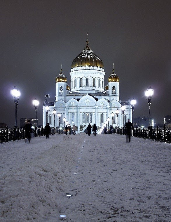 RusEmbIndia's tweet photo. 🕊️ One can see the heart of #Moscow from a bird's eye view
The observation deck of the Cathedral of Christ the Savior consists of four open galleries — they are connected by passages & covered with a roof, so one can come here in any weather.
📍 Volkhonka st., 15
#VisitMoscow https://t.co/XBEdAOLrGL