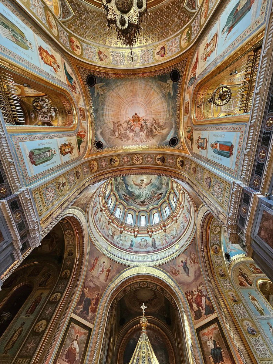 RusEmbIndia's tweet photo. 🕊️ One can see the heart of #Moscow from a bird's eye view
The observation deck of the Cathedral of Christ the Savior consists of four open galleries — they are connected by passages & covered with a roof, so one can come here in any weather.
📍 Volkhonka st., 15
#VisitMoscow https://t.co/XBEdAOLrGL