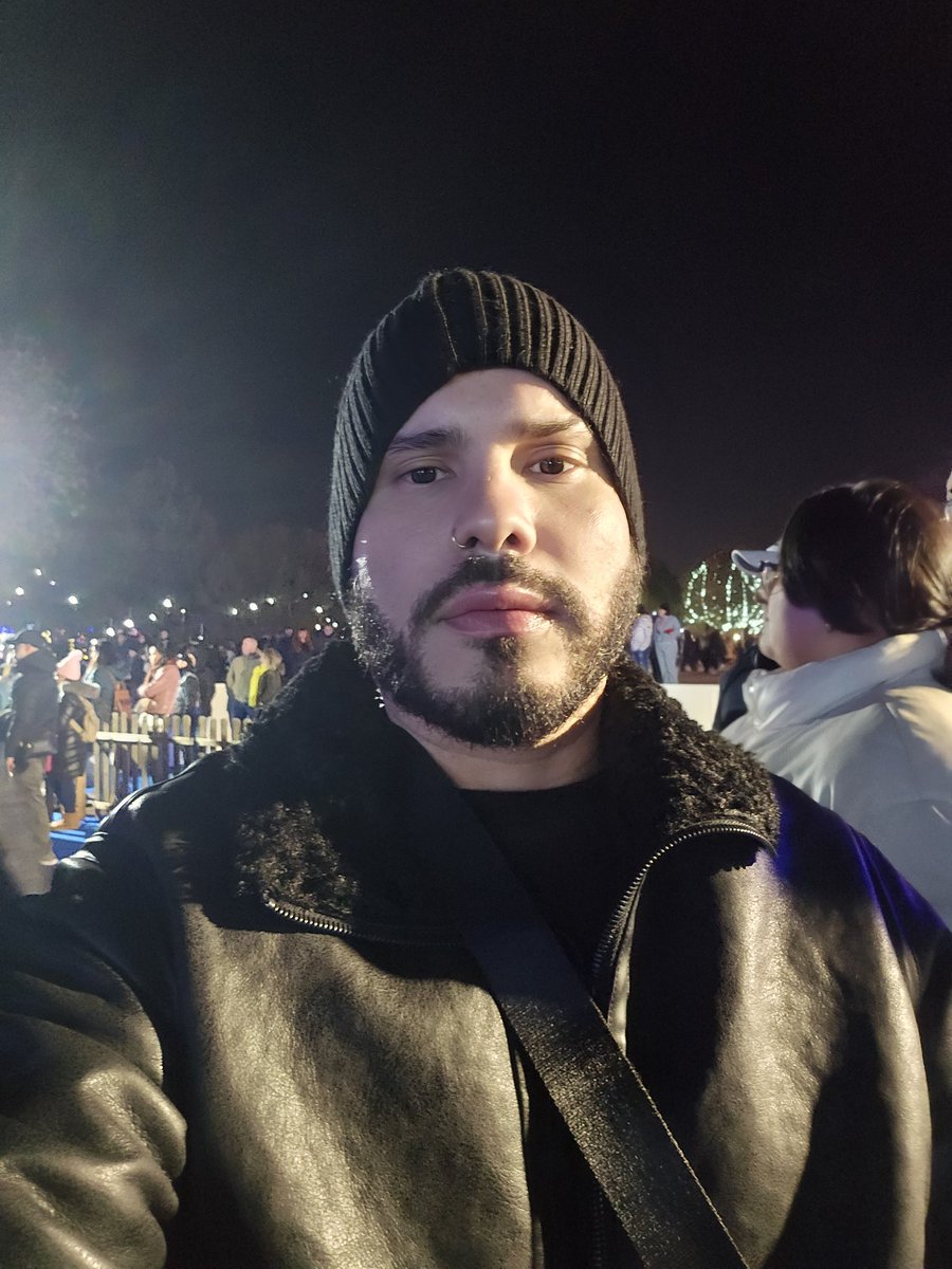 ivanktrox's tweet photo. #Madrid #beardboy #torrejondeardoz #navidadesmagicas https://t.co/80DTFqKKkY