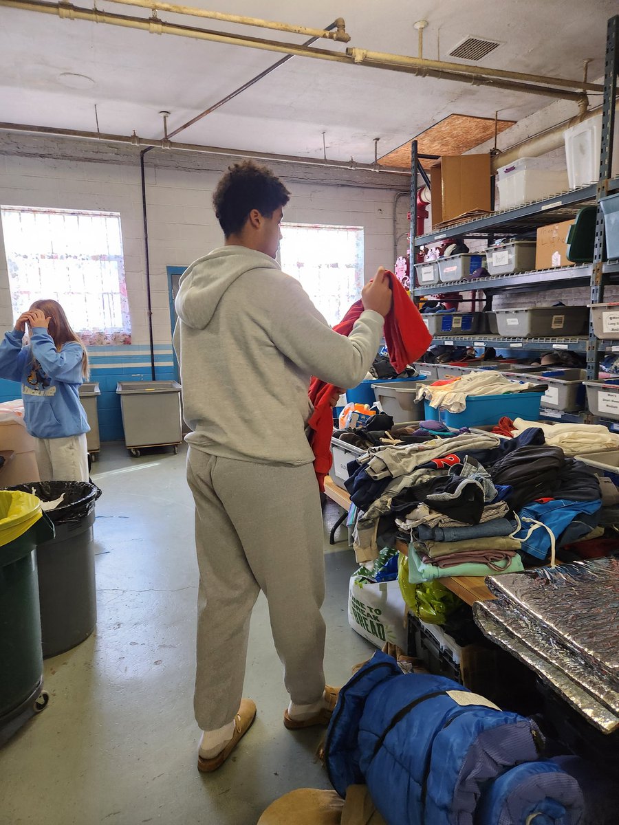 Spent my MLK Day giving back at Uplift. Felt good to help out the homeless in KC and do something positive for the community. Huge shoutout to everyone who's working to make a difference!  #MLKDay #HelpingHands #BeTheChange #GivingBack