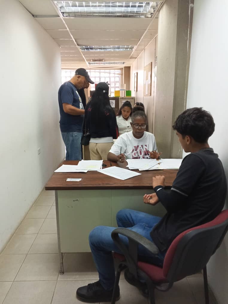 IncesBolivar2's tweet photo. #21Feb| Continúa el proceso de inscripción en los diferentes perfiles productivos que brinda la institución.

¡ Ven y acércate al centro más cercano a tu localidad!

@NicolasMaduro 
@eduardopiate2 
@WuikelmanAngelP 
@JorgePerezVEN 
@Incesocialista
@NubiaPereda https://t.co/qHqMTU5VlQ