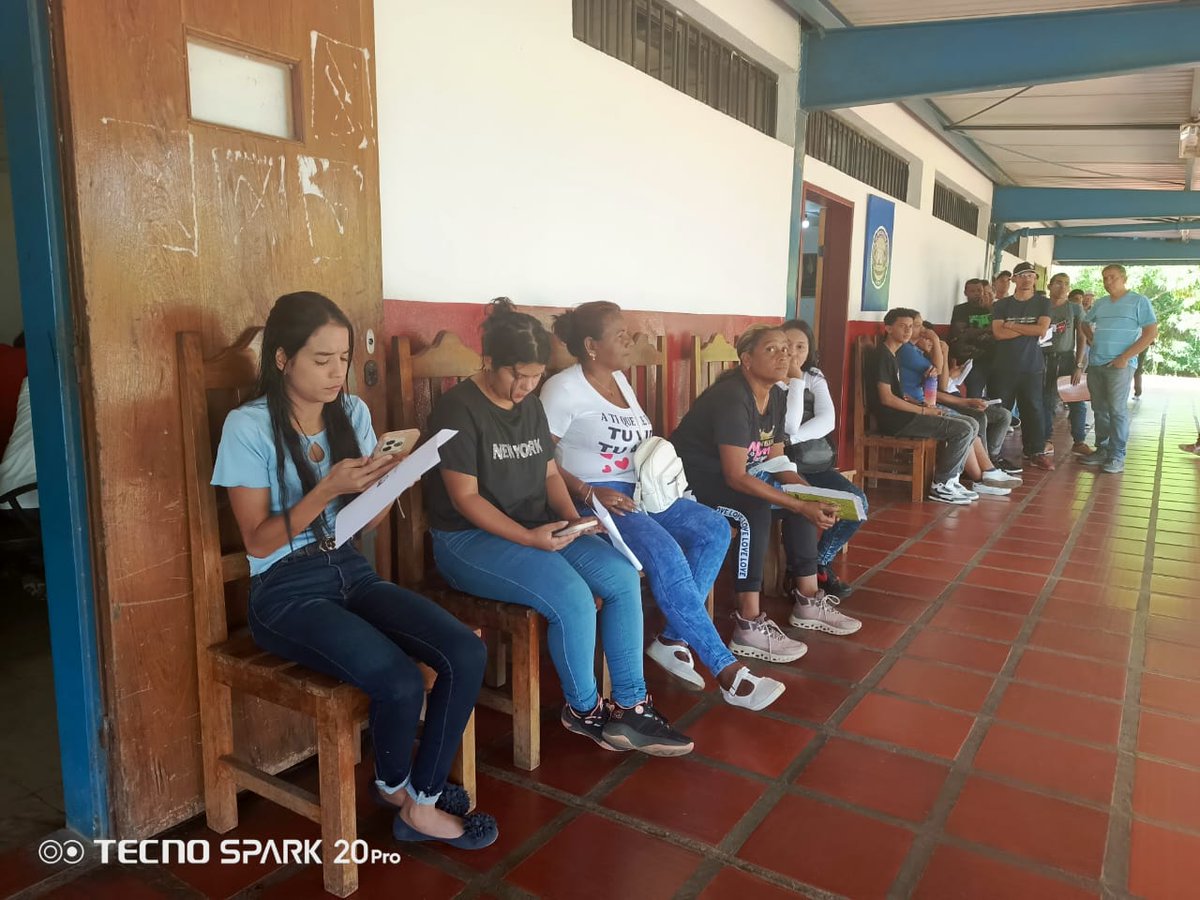 IncesBolivar2's tweet photo. #21Feb| Continúa el proceso de inscripción en los diferentes perfiles productivos que brinda la institución.

¡ Ven y acércate al centro más cercano a tu localidad!

@NicolasMaduro 
@eduardopiate2 
@WuikelmanAngelP 
@JorgePerezVEN 
@Incesocialista
@NubiaPereda https://t.co/qHqMTU5VlQ