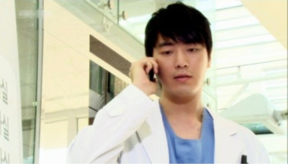 요즘 모 드라마로 이준혁이 나름 핫한거 같다. 나의 #이준혁 처음은 서동재도 오영석도 아닌 그사세의 준기다. 이런 남배가 꽤 여럿. 그사세가...