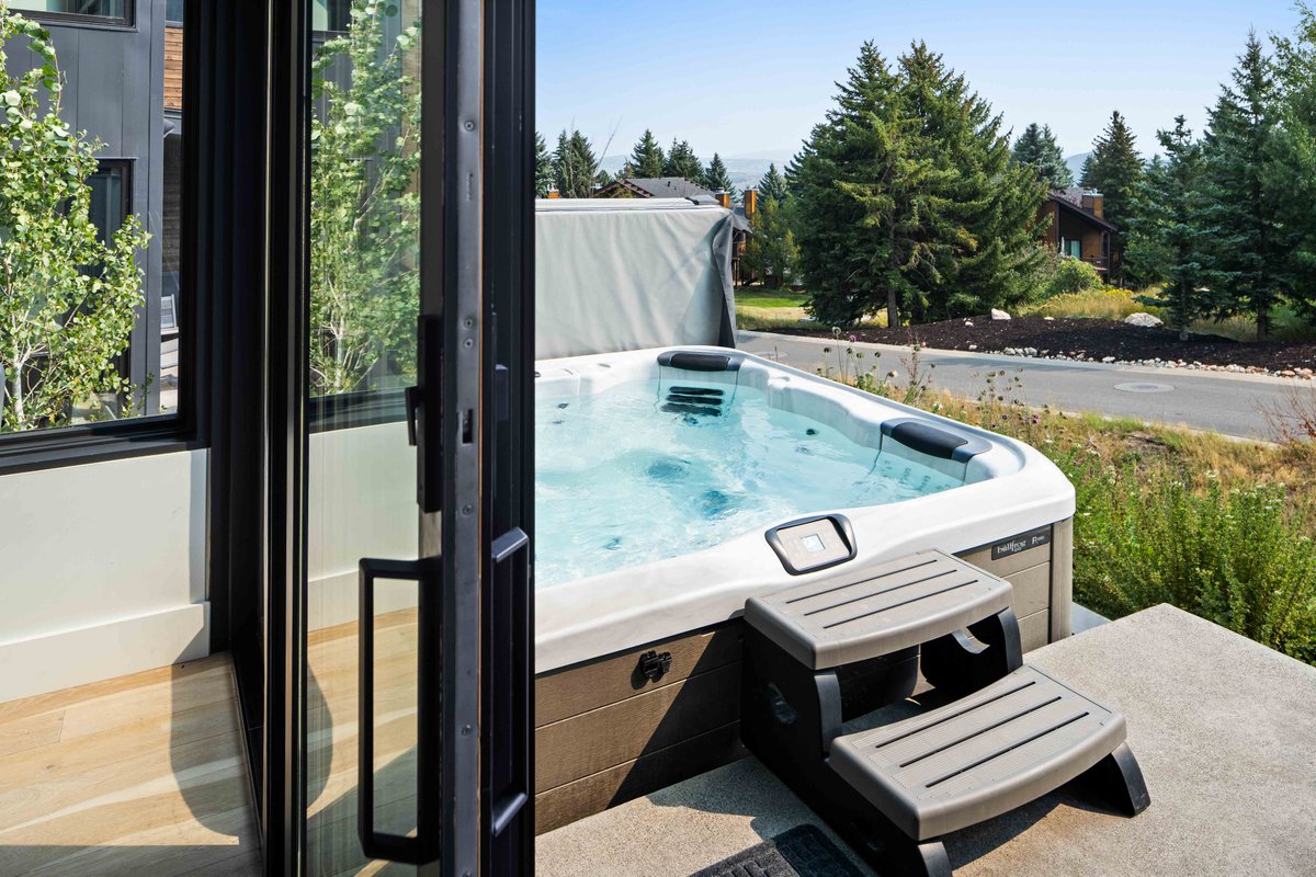 Hungry for somewhere new to stay? This stunning home in Canyons Village pairs modern mountain design with a chef’s kitchen that’s as inviting as its surroundings. With expansive views, elegant living spaces, and a short walk to Park City’s renowned slopes, it’s a getaway that’s