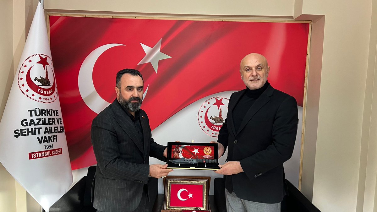 GazilerVakfi's tweet photo. Genel Başkanımız Gazi @lokman_aylar, Vakfımız Mütevelli Heyet Üyesi @m_ferahkaya ile birlikte Vakfımızın İstanbul Şubesini ziyaret ederek, yürüttükleri çalışmalar hakkında bilgi aldı.

Özverili ve başarılı çalışmaları için Şube Başkanımıza ve yönetimine teşekkür eder, çalışmalarında muvaffakiyetler dileriz.
@TC_istanbul