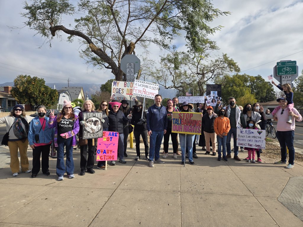 AsmNickSchultz's tweet photo. This weekend I had the chance to join #AD44 community members in our local #PeoplesMarch.
The next four years will present many challenges. But we will not go back. We will overcome adversity together. We will rebuild and repair. https://t.co/qzEy7bx9HT