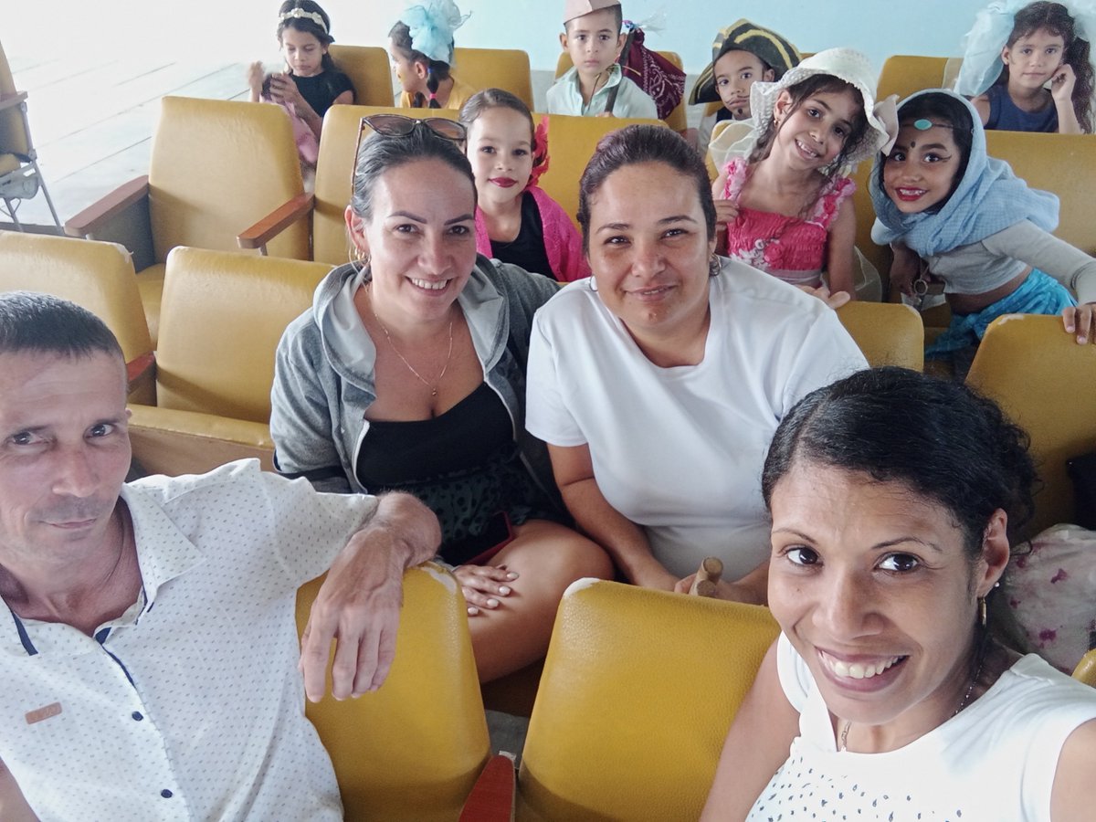YMarquezSanchez's tweet photo. Brigada José Martí presente en el Balance del Trabajo de la Educación General en Rafael Freyre Torres 2024. 
#MiBrigadaSigueAqui
#EducacionFreyre
#EducacionHolguin
#HolguinSi https://t.co/g1LerKmQOS