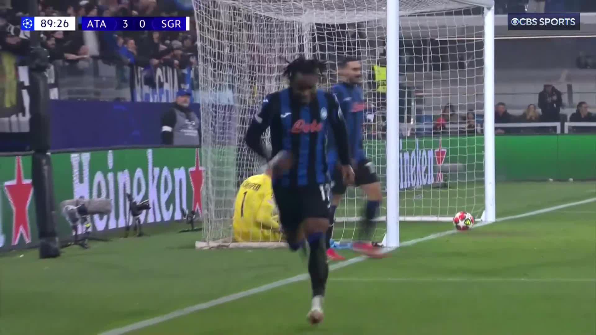 Charles De Ketelaere sets Ademola Lookman up for Atalanta’s fourth of the night 🎯