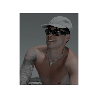 ᅟ
ᅟ                𝑺͟𝑬͟ ͟𝑩͟𝑼͟𝑺͟𝑪͟𝑨  ⦂
ᅟ          @  tentador para la isla.
ᅟ
ᅟ             ! 𝗁𝗂𝗌𝗍𝗈𝗋𝗂𝖺 𝗮 𝗲𝗹𝗲𝗰𝗰𝗶𝗼́𝗻.
ᅟ