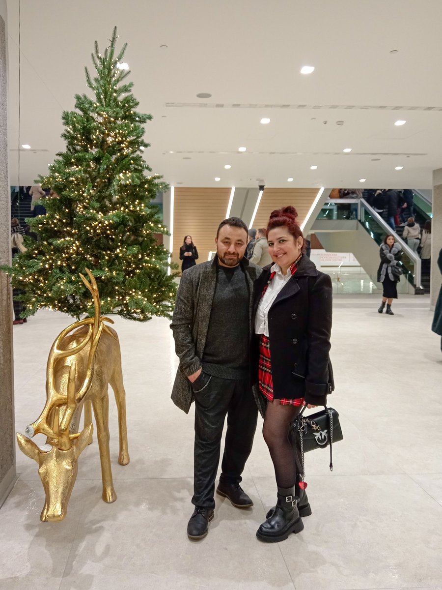 MiaColucci90BGD's tweet photo. Sa koncerta moje LAVICE, Jelene Rozge 🥰❤️🌷

#JelenaRozga
#Lavica https://t.co/rm7p1oVMtt
