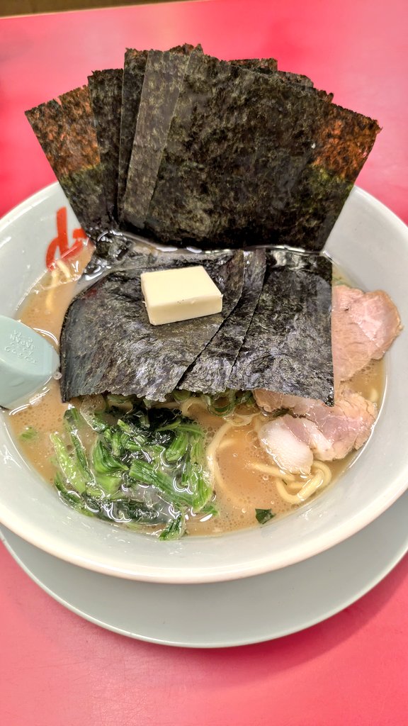 a_1sakura's tweet photo. 2025/山うま9杯目

醤油ラーメン 硬め
BUTTER 海苔5枚
半ライス♪

ブラペ BUTTER ニンニクの
味変三連星を楽しんだのよ😝

醤油ラーメン( ﾟДﾟ)ｳﾏｰ

#山岡家 神栖店
#ガリバタ醤油食べたい
#醤油ラーメン
#味変三連星 https://t.co/G79sjEAEVJ