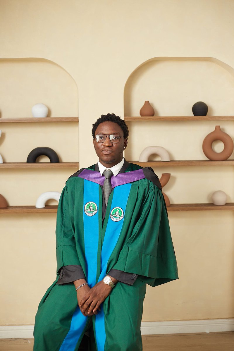 fola_sbz's tweet image. B.Sc computer science 
Finally ended the Caleb cycle